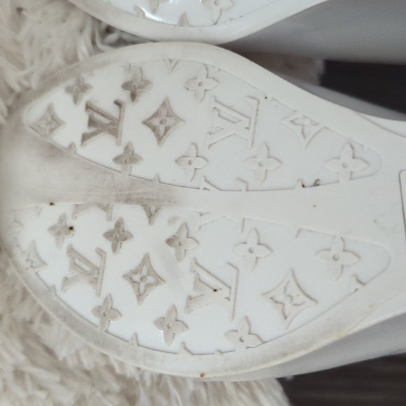 Louis Vuitton Authentic Made in Italy Wedge Sandals - Picture 13 of 17